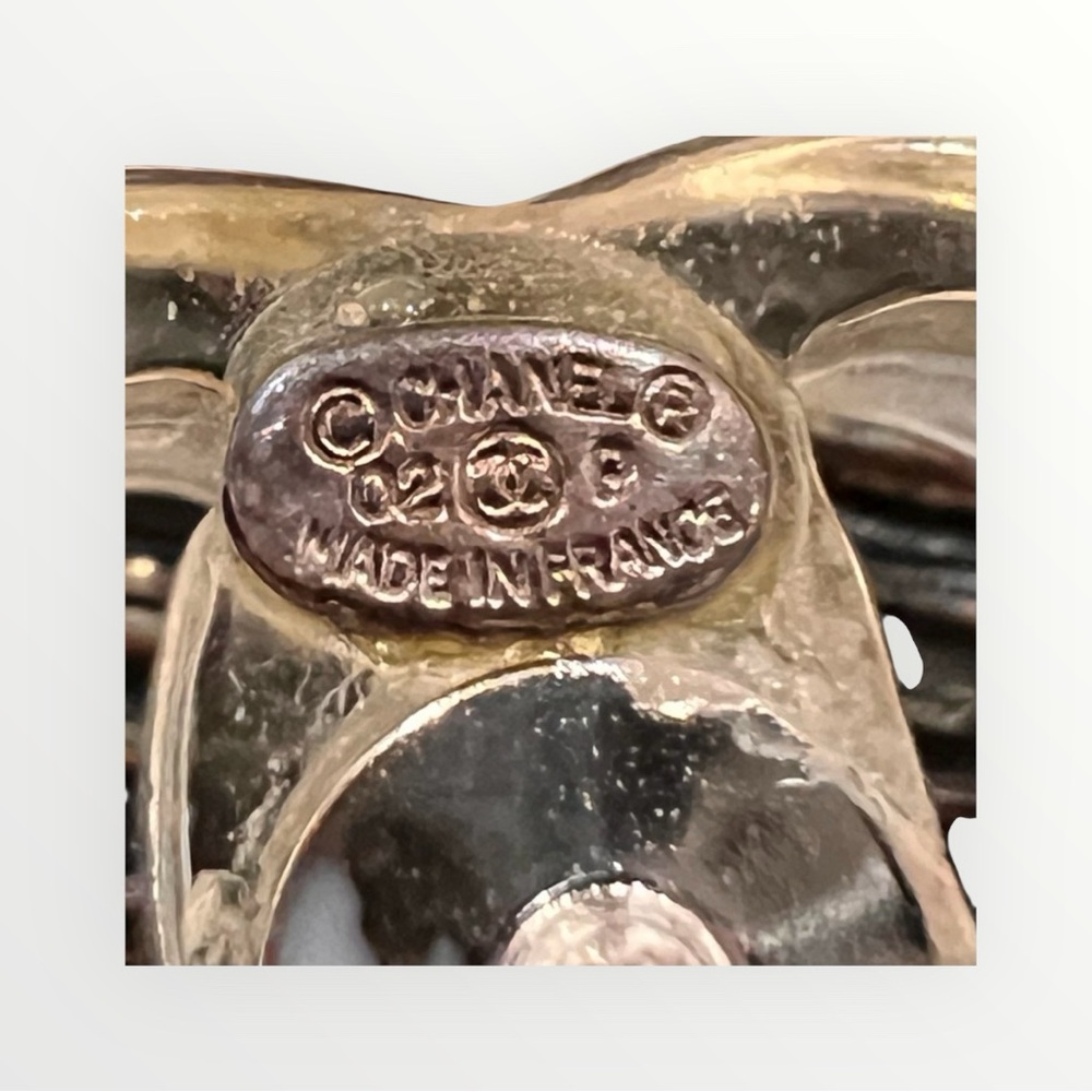 Authentic Chanel Vintage Resin CC Pierced Earrings - Picture 3 of 6